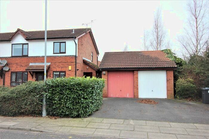 2 Bedroom Flat To Rent In Ashdown Close, Southport PR8