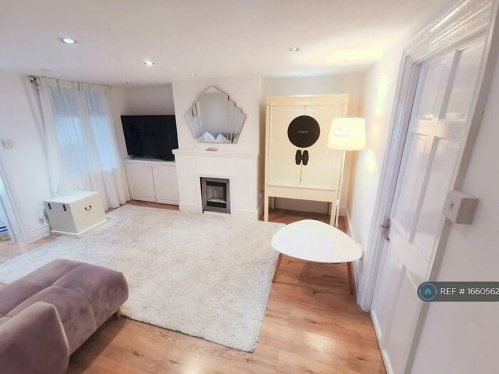 1 Bedroom Flat To Rent In Herbert Road, Bath, BA2