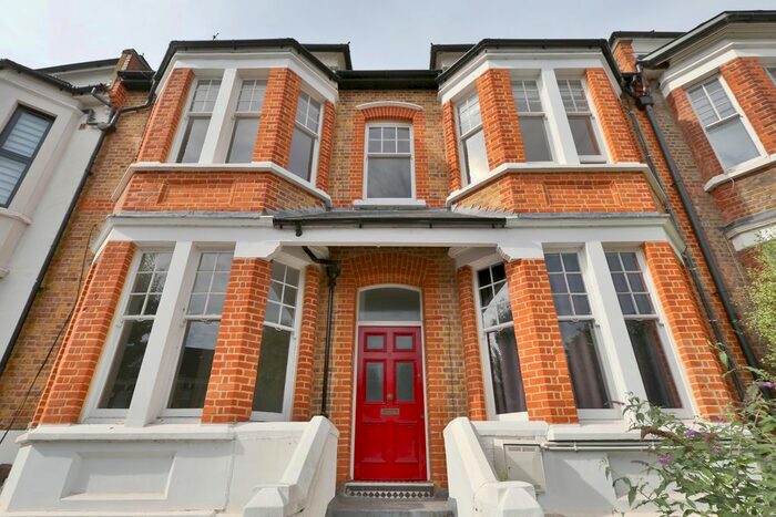 2 Bedroom Flat To Rent In Cranwich Road, London, N16
