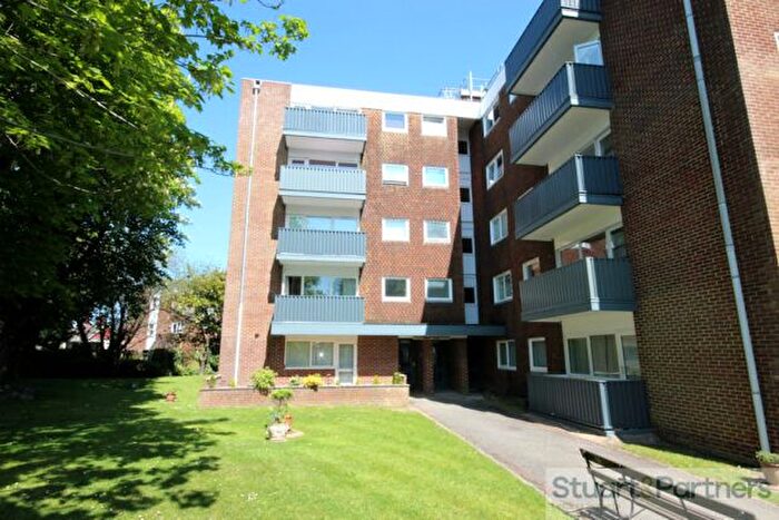 1 Bedroom Flat To Rent In Silverdale Road, Burgess Hill, RH15