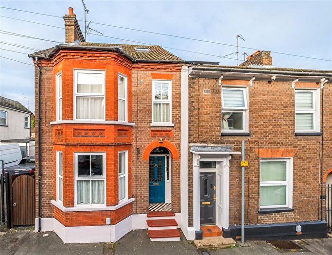 3 Bedroom House For Sale In Winfield Street, Dunstable, Bedfordshire, LU6