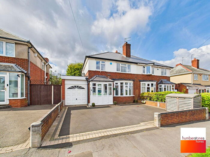 3 Bedroom Semi-Detached House For Sale In Summerfields Avenue, Halesowen, B62