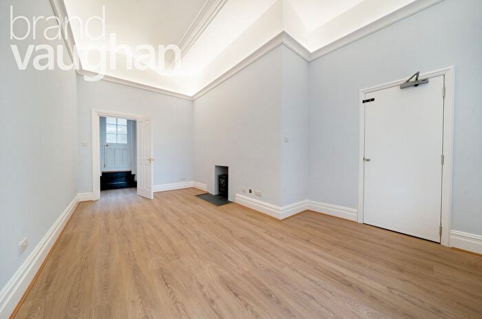Studio To Rent In Eastern Terrace, Brighton, East Sussex, BN2