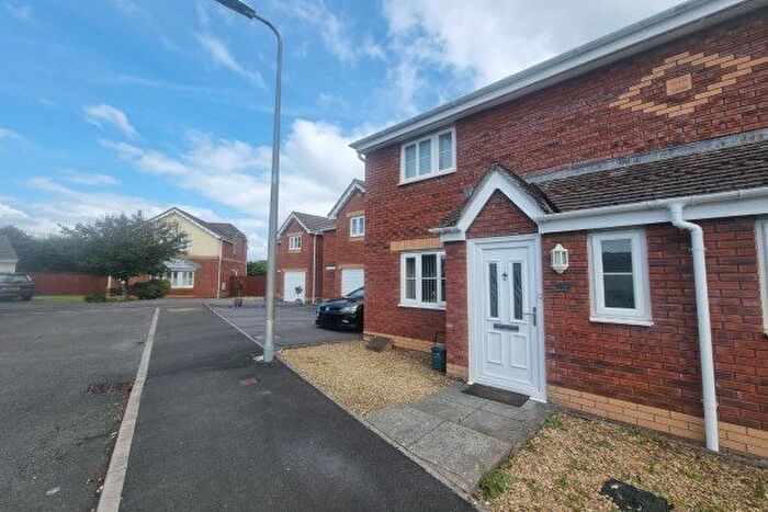 3 Bedroom Property To Rent In Pant Bryn Isaf, Llanelli, SA14