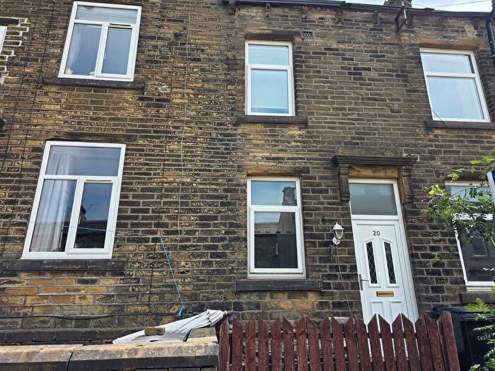3 Bedroom Terraced House For Sale In Alma Street, Queensbury, BD13