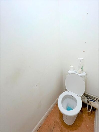 1 Bedroom Flat To Rent In High Road, Ilford, IG1