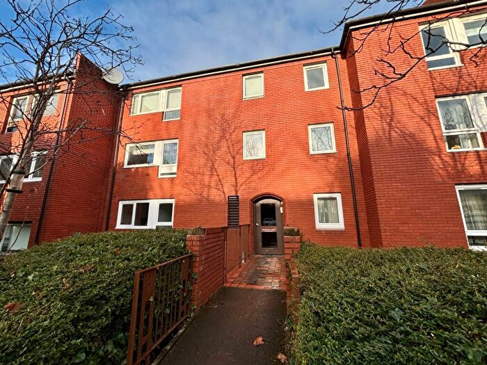 3 Bedroom Flat To Rent In Buccleuch Street, Glasgow, G3