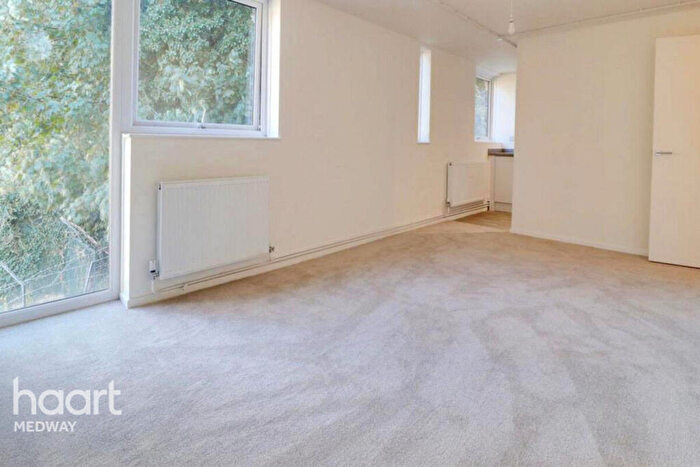 2 Bedroom Apartment To Rent In Princess Mary Avenue, Chatham, ME4