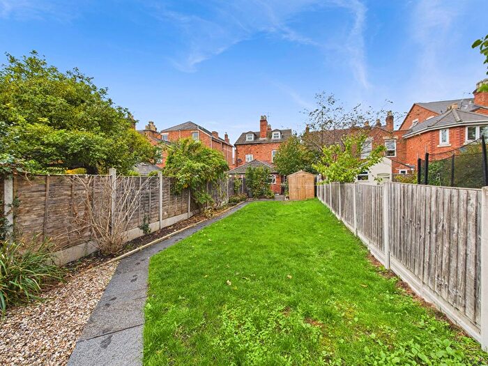 3 Bedroom Semi Detached House For Sale In Bromyard Road, Worcester, Worcestershire, WR2