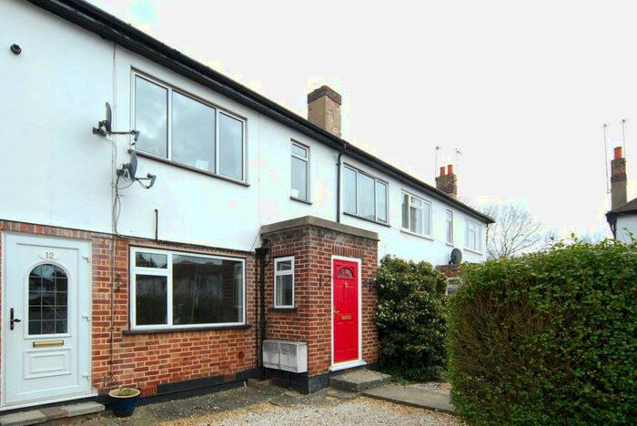 2 Bedroom Maisonette To Rent In Audley Court, Pinner, HA5