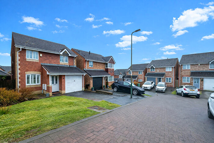 3 Bedroom Detached House For Sale In Y Cedrwydden, Blackwood, NP12