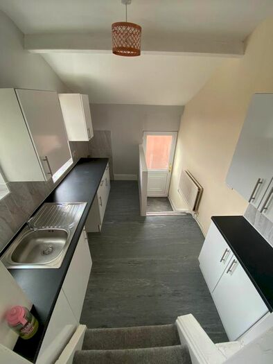 3 Bedroom Flat To Rent In Rawling Road, Gateshead, NE8