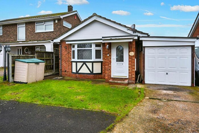 1 Bedroom Bungalow For Sale In Landsburg Road, Canvey Island, Essex, SS8