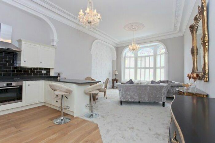 2 Bedroom Flat To Rent In Clifford Street, York, YO1