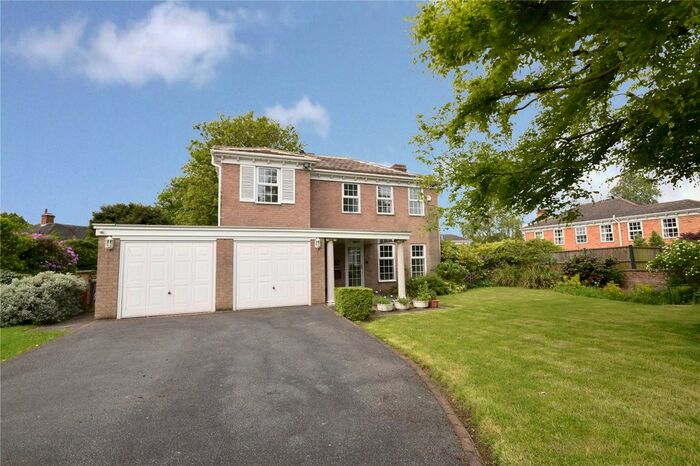 4 Bedroom Detached House To Rent In Grangewood Gardens, Adel, Leeds, LS16