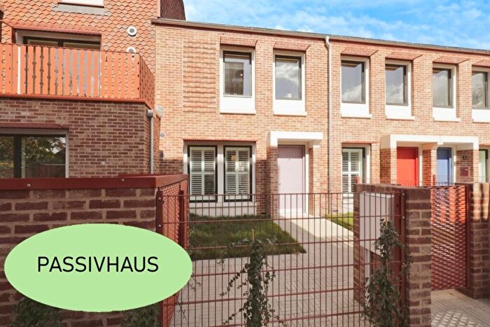 3 Bedroom Terraced House For Sale In Duncombe Square, Burton Stone Lane, York, YO30