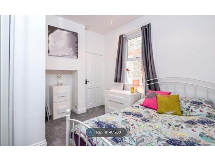 2 Bedroom Flat To Rent In Copers Cope Road, Beckenham, BR3