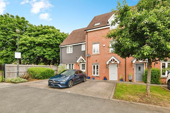 4 Bedroom Terraced House For Sale In Pembridge Gardens, Stevenage, Hertfordshire, England, SG2