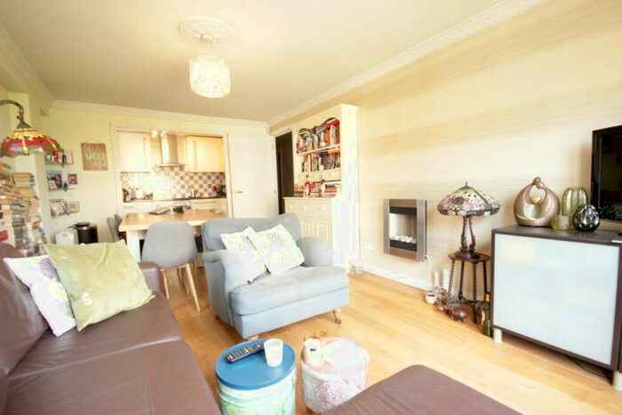 1 Bedroom Apartment To Rent In Orient Wharf, Wapping High Street, London, E1W