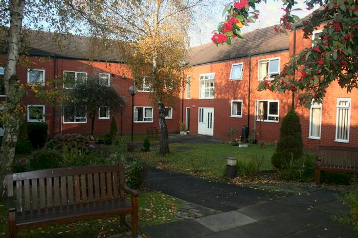 1 Bedroom Flat To Rent In Bickerton Court, Oldham, OL9