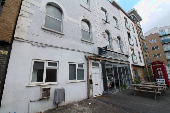 Studio To Rent In Queens Road, London, SE15