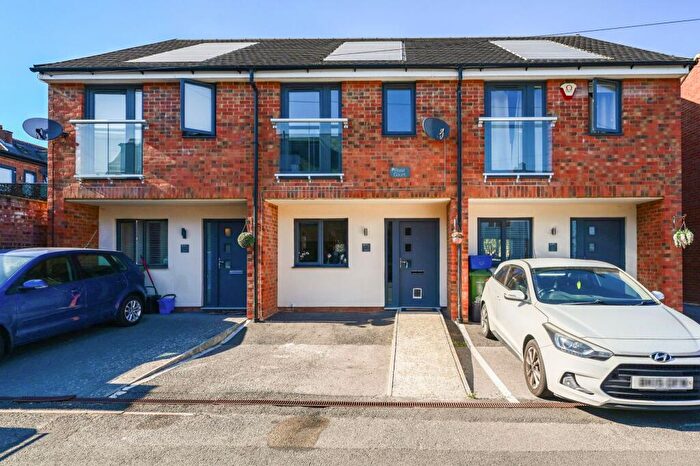 2 Bedroom Terraced House For Sale In High Street, North Camp, GU14