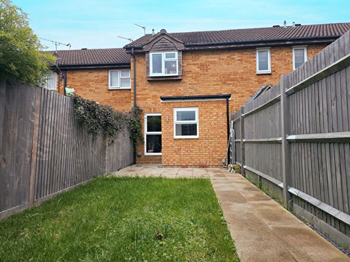 2 Bedroom Terraced House For Sale In Coppice Way, Aylesbury, HP20