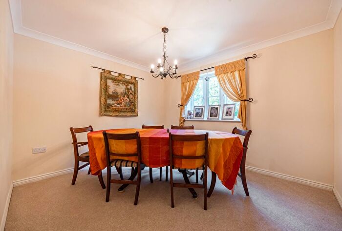 4 Bedroom Detached House For Sale In Madley Brook Lane, Witney, Oxfordshire, OX28