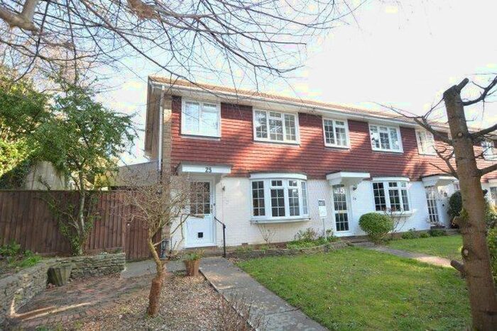 3 Bedroom Property To Rent In Leigh Park, Lymington, SO41