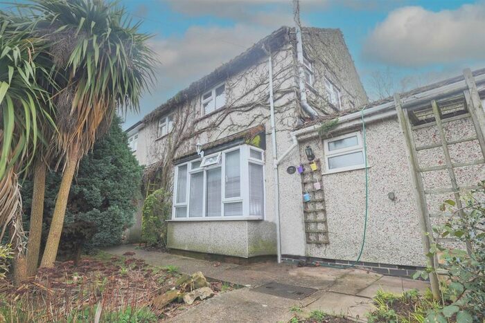 3 Bedroom Semi-Detached House For Sale In St. Matthews Avenue, Worthington, Ashby-De-La-Zouch, LE65