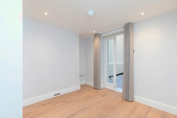 1 Bedroom Flat To Rent In Upper Berkeley Street, London, W1H
