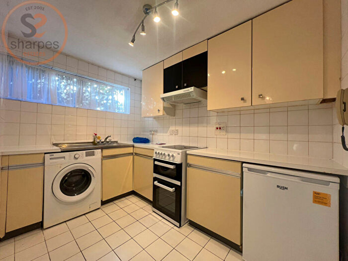 Studio To Rent In Homefield Park, Sutton, Surrey, SM1