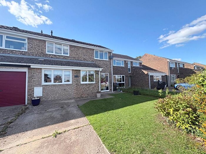 3 Bedroom Semi-Detached House To Rent In West Side Rise, Olney, MK46
