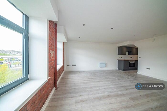 2 Bedroom Flat To Rent In Conditioning House, Bradford, BD1