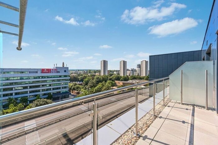 1 Bedroom Flat To Rent In Parkview, Brentford, TW8