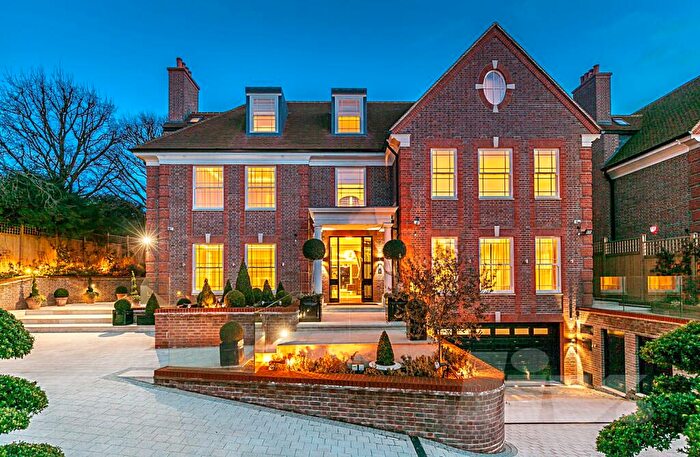 7 Bedroom Detached House For Sale In View Road, Highgate, N6