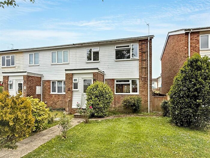 3 Bedroom End Of Terrace House For Sale In Badlesmere Road, Eastbourne, BN22