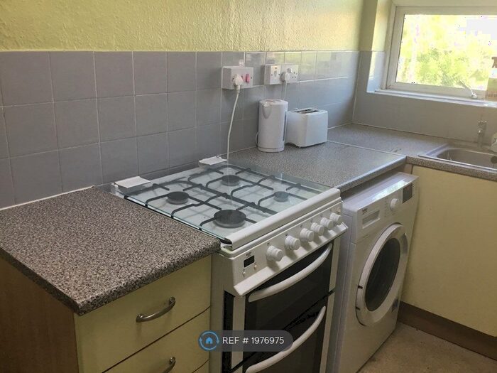 2 Bedroom Maisonette To Rent In Orchard Lane, Codsall, Wolverhampton Wolverhampton, WV8