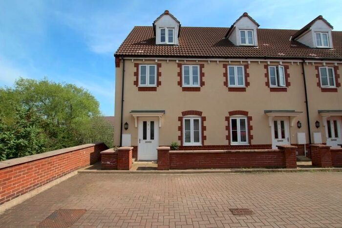 5 Bedroom End Terrace House To Rent In Foxglove Close, Stoke Gifford, Bristol, BS34