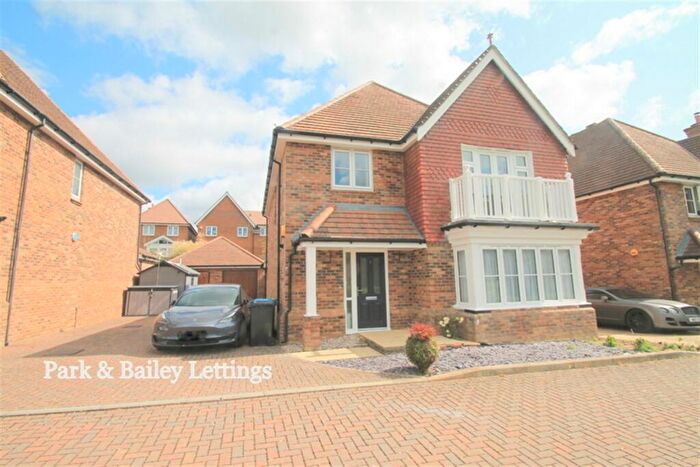 4 Bedroom House To Rent In Bedroom Detached House In Caterham On The Hill, CR3