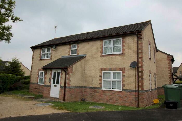 1 Bedroom Flat To Rent In Rowe Mead, Pewsham, Chippenham, SN15