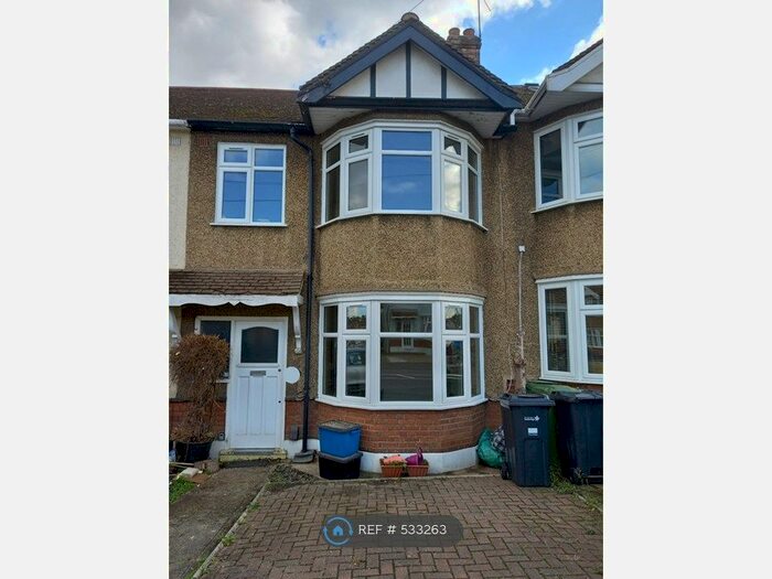 3 Bedroom Terraced House To Rent In Buckhurst Way, Buckhurst Hill, IG9