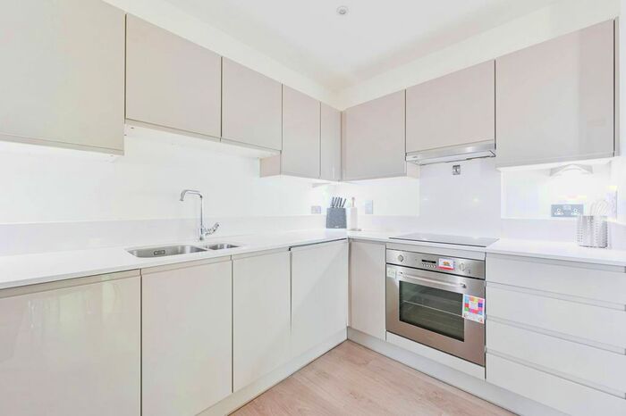 2 Bedroom Flat To Rent In Matthews Close, Wembley Park, Wembley, HA9