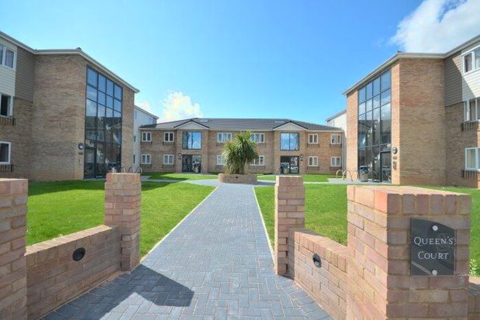 2 Bedroom Flat To Rent In Chichester Close, Gillingham, ME8