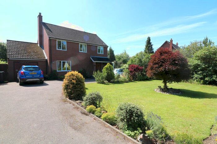 3 Bedroom Detached House For Sale In Diss Road, Burston, Diss, IP22