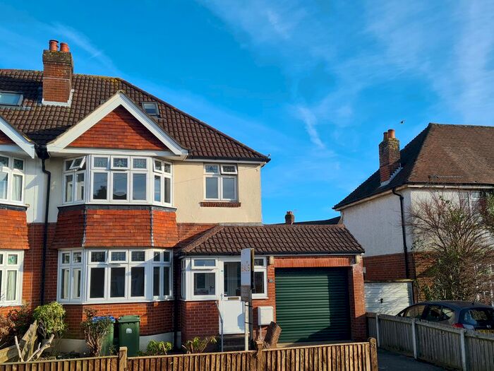 4 Bedroom Semi-Detached House To Rent In Luccombe Road, Shirley, Southampton, SO15