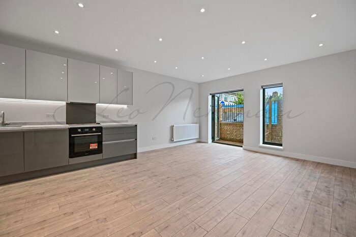 1 Bedroom Flat To Rent In Porcupine Close, Mottingham, SE9