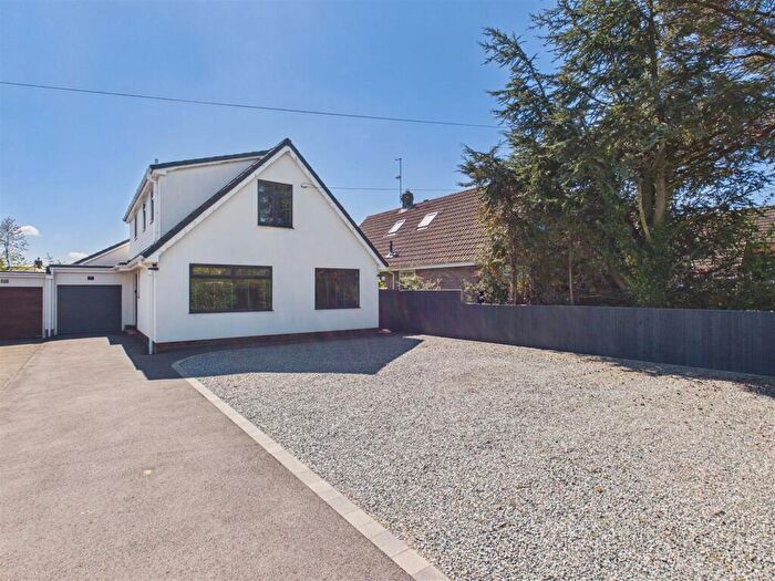 4 Bedroom Link Detached House For Sale In Mill Rise, Swanland, HU14