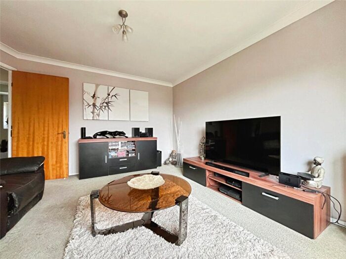2 Bedroom Flat For Sale In Pullman Place, London, SE9