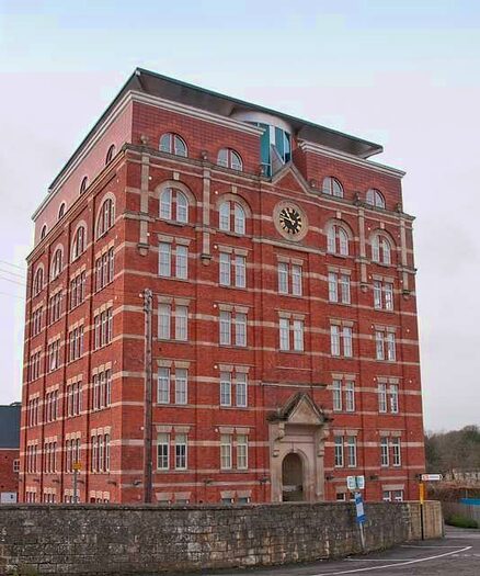 2 Bedroom Apartment To Rent In Cheapside, Stroud, GL5